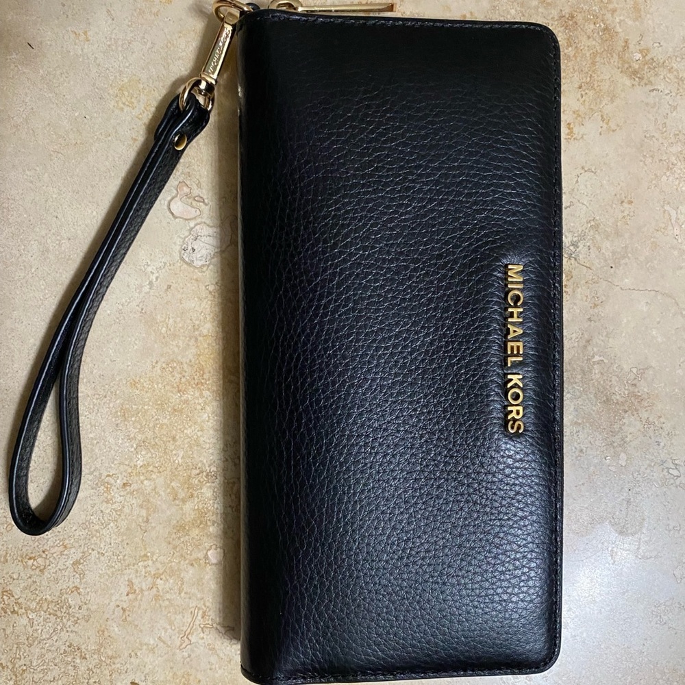 Micheal kors Like new